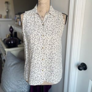 Linen Sleeveless Button Down Top